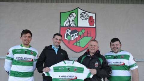 Killeeshil presented with new jerseys